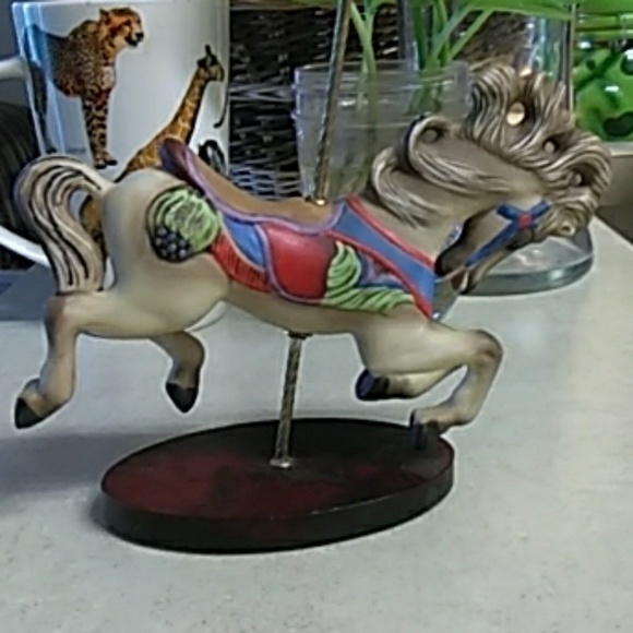 F.Mint Carousel Horse.   VINTAGE - Picture 3 of 6